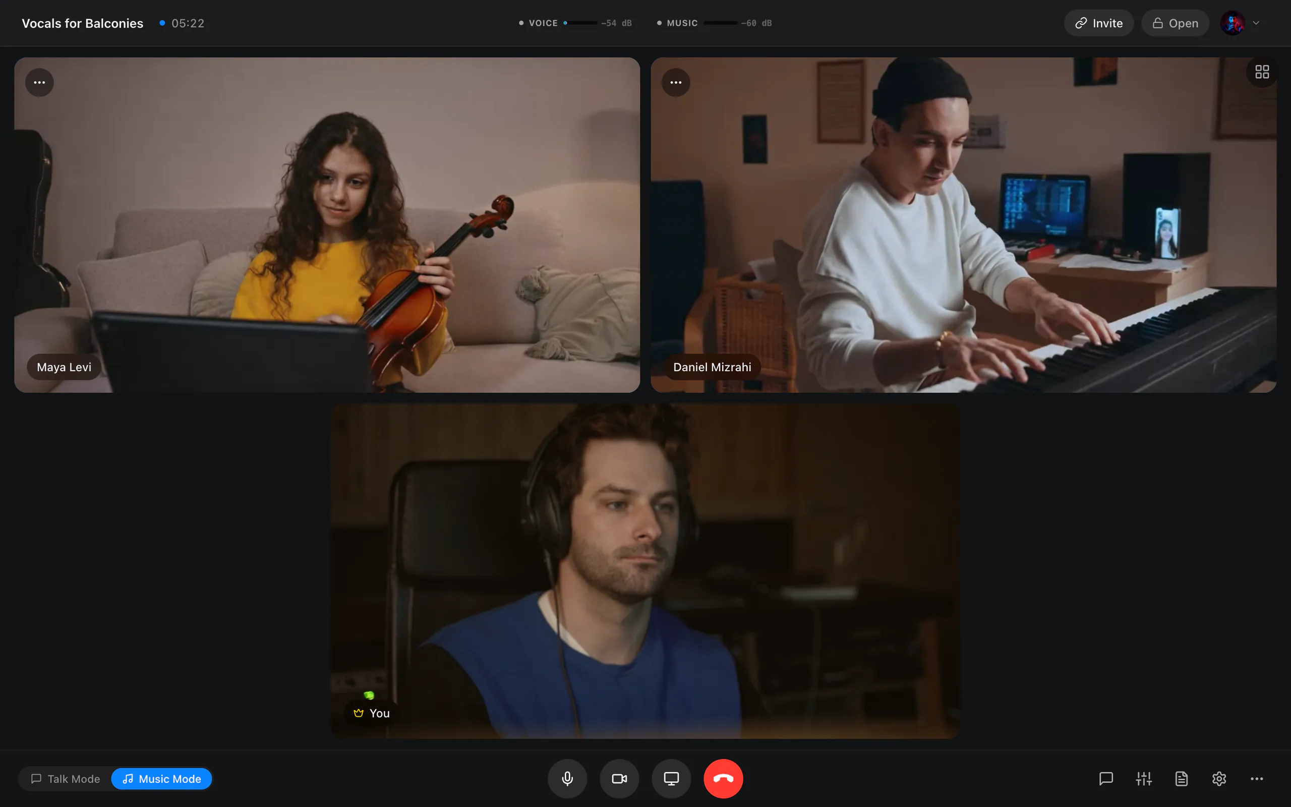 A JaMeet session in Music Mode with three musicians, each with their own camera tile.